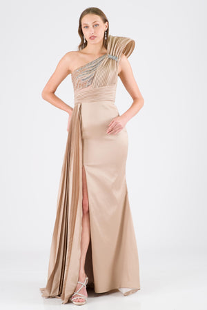 Beige evening dress in yolanda