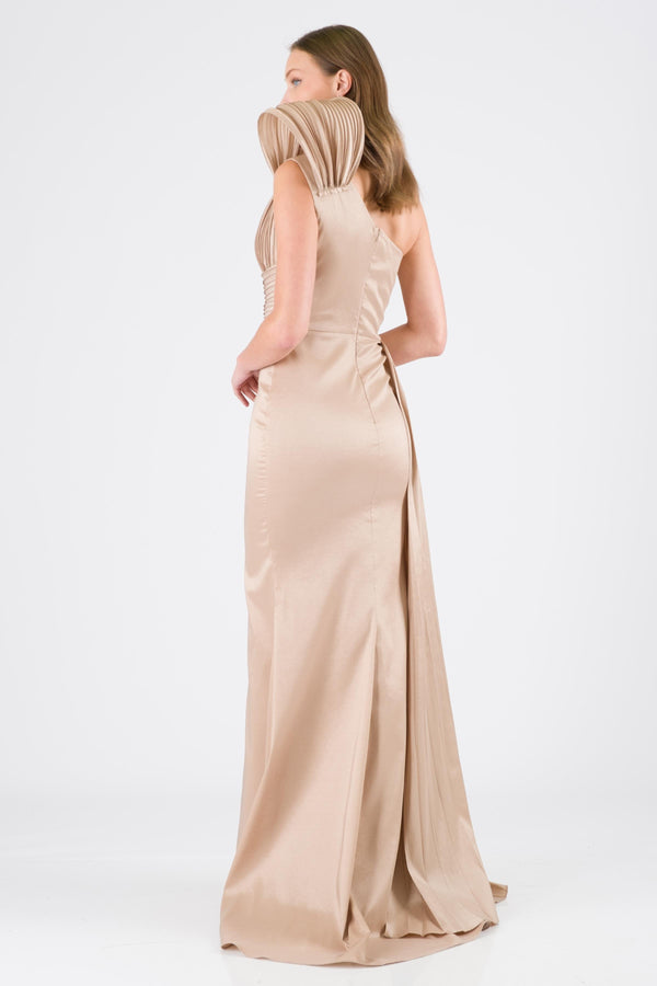 Beige evening dress in yolanda